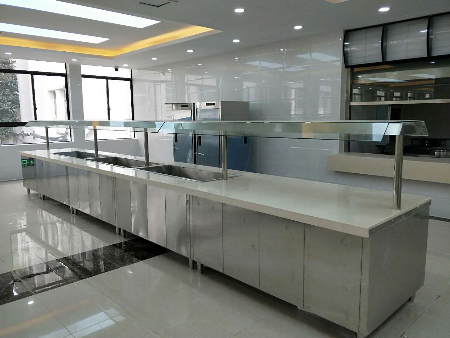 武汉铁路局厨具工程安装进展顺利